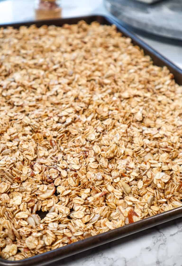 granola with honey and almonds