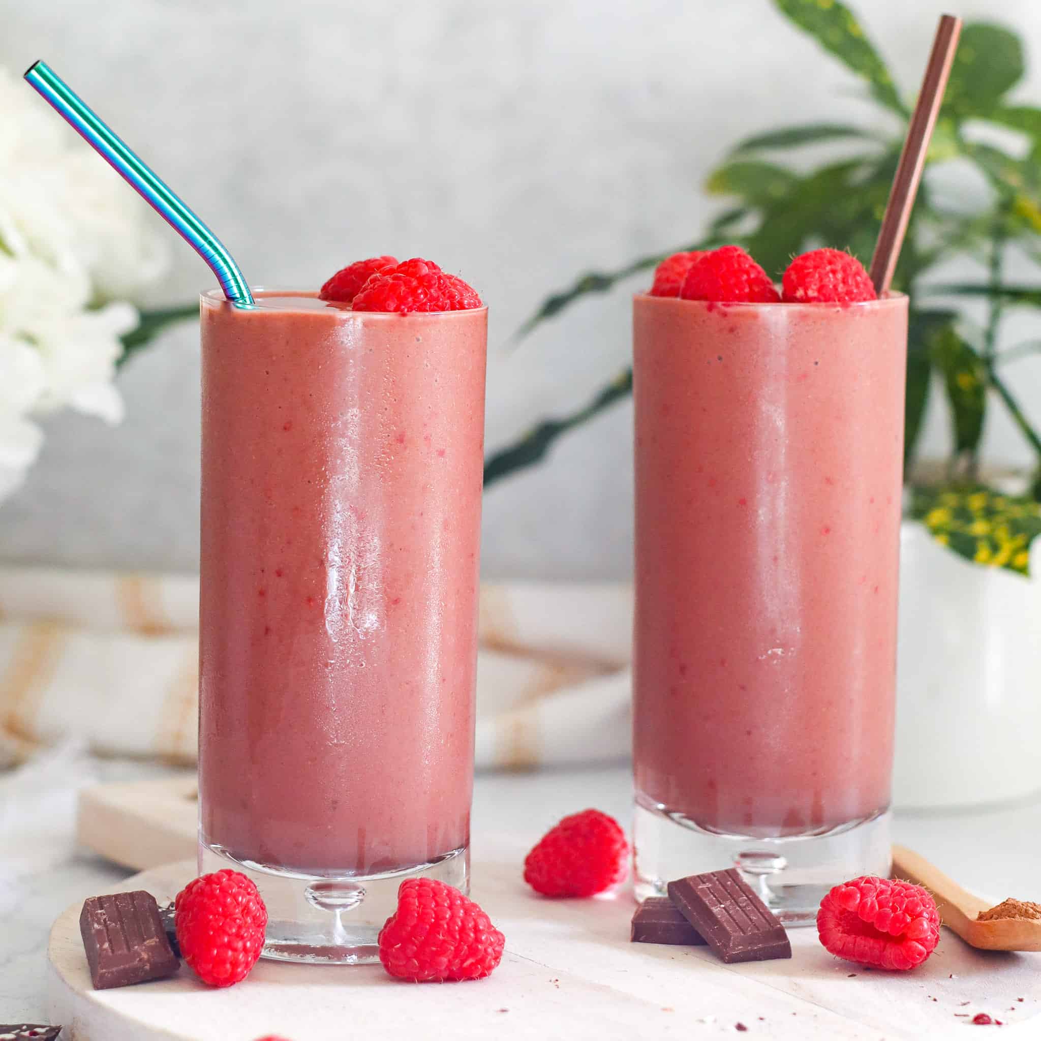 Chocolate Raspberry Sea Moss Smoothie - Good Food Baddie