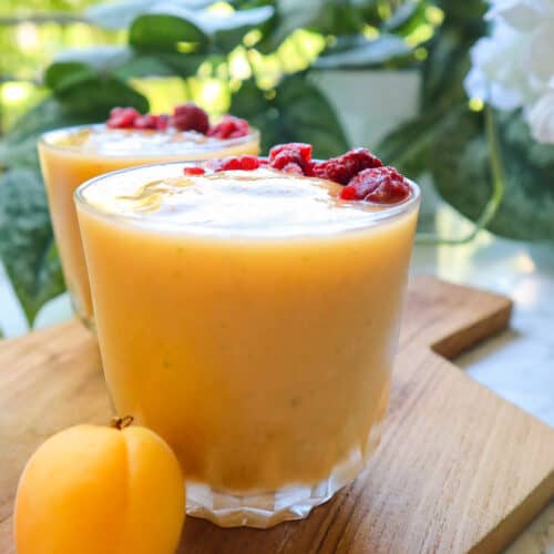 Healthy Hydrating Apricot Smoothie - Good Food Baddie