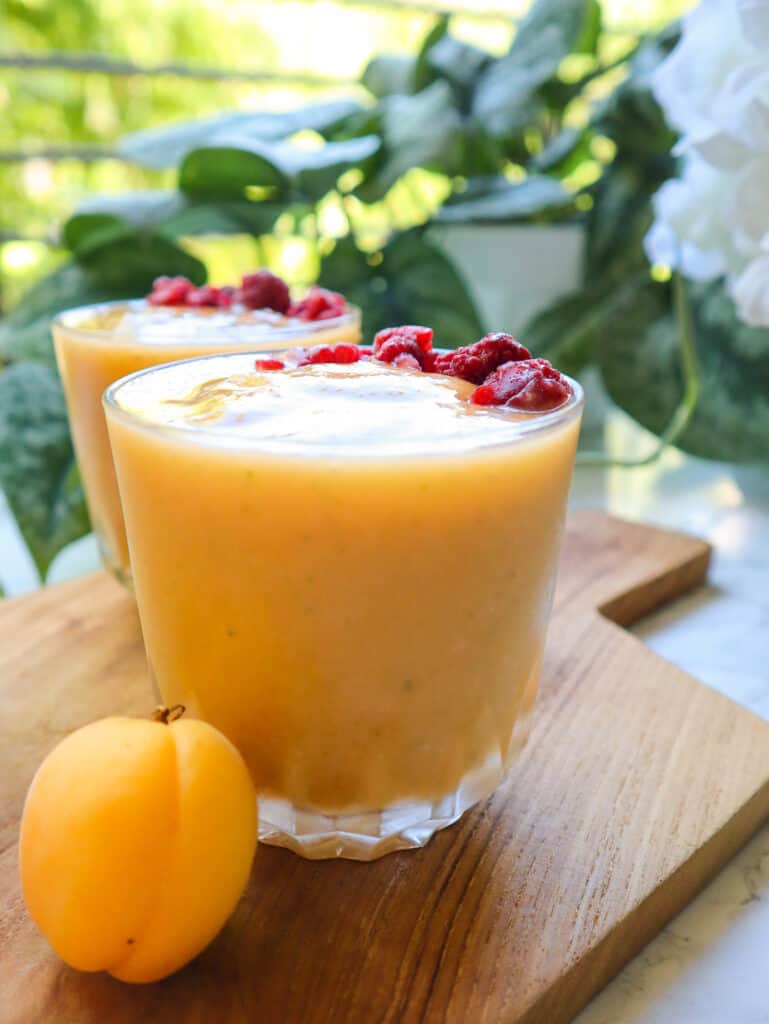 healthy immune boosting apricot smoothie