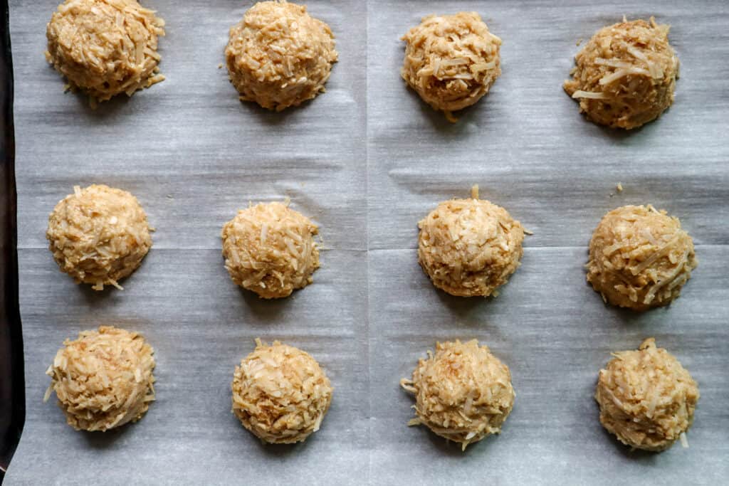 coconut macaroons before baking
