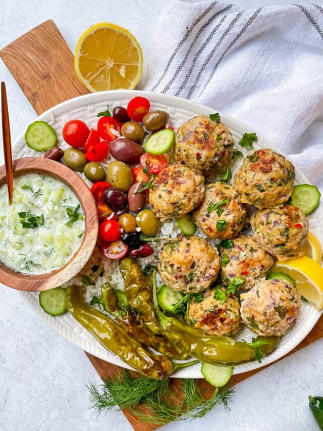 cropped-healthy-chicken-meatballs-with-tzatziki-sauce.jpg