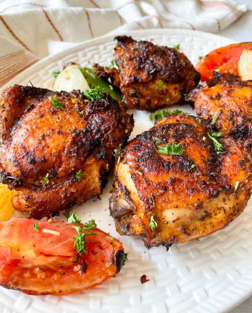 plated seasoned chicken 