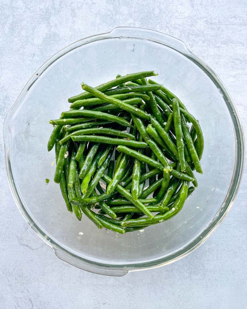 seasoned green beans in a bowl