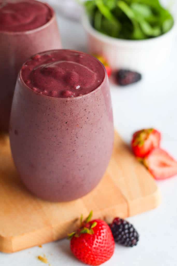 close up view of a glass full of antioxidant smoothie